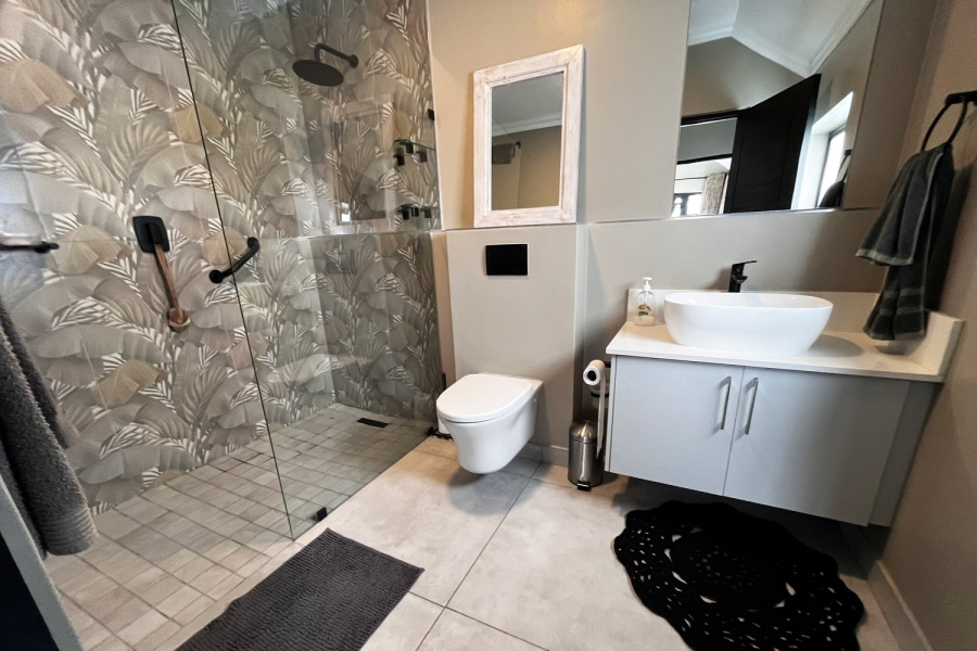 3 Bedroom Property for Sale in Renosterbos Estate Western Cape